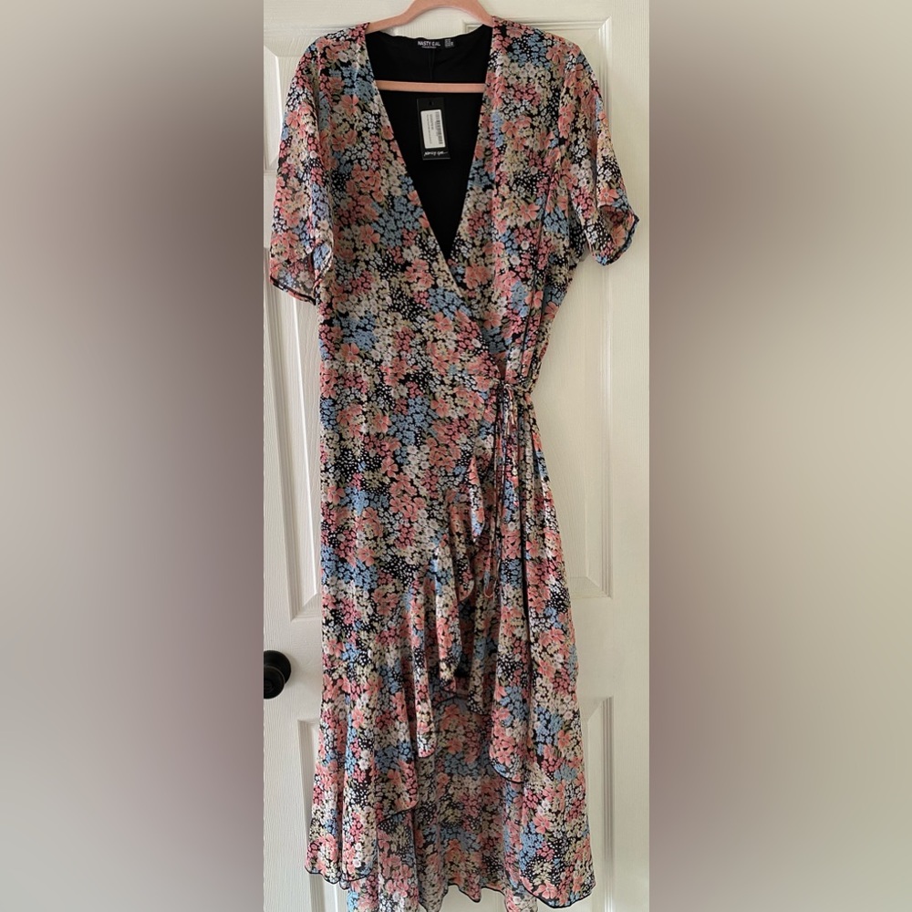 NWT Nasty Gal Floral Ruffle Tiered Midi Wrap Dress, size 16